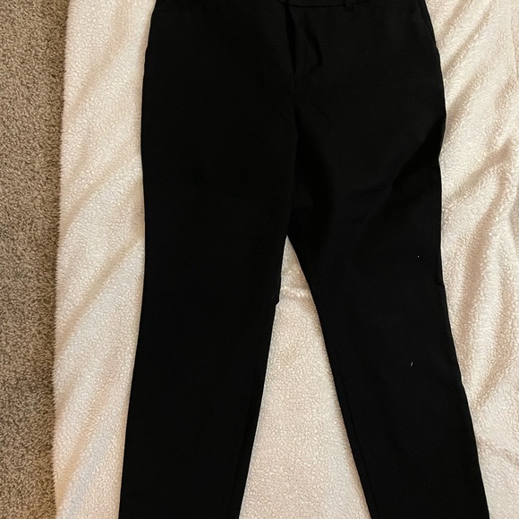 Old Navy High-Rise Pixie Never-Fade Pant - Picture 3 of 3